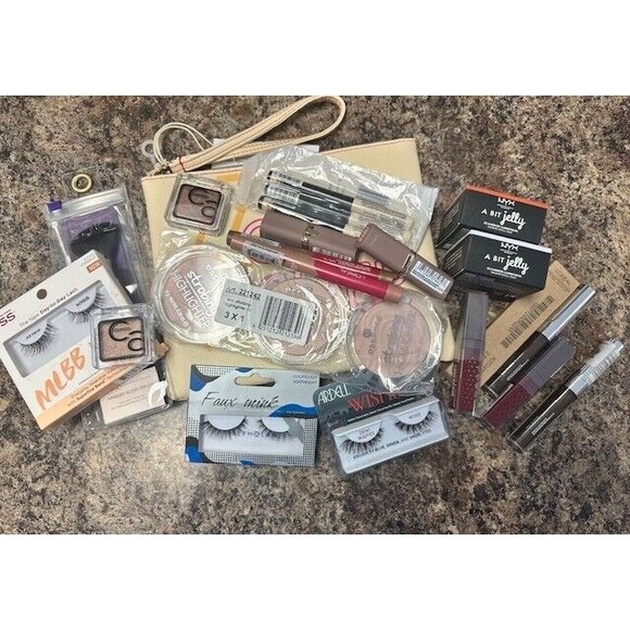 Lot of 25 Make Up Pieces NYX Kiss Covergirl Burts Bees Bronzer Eye Shadow #13 - Picture 1 of 4